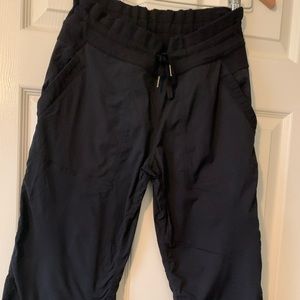 Lulu Lemon crop pants size 8